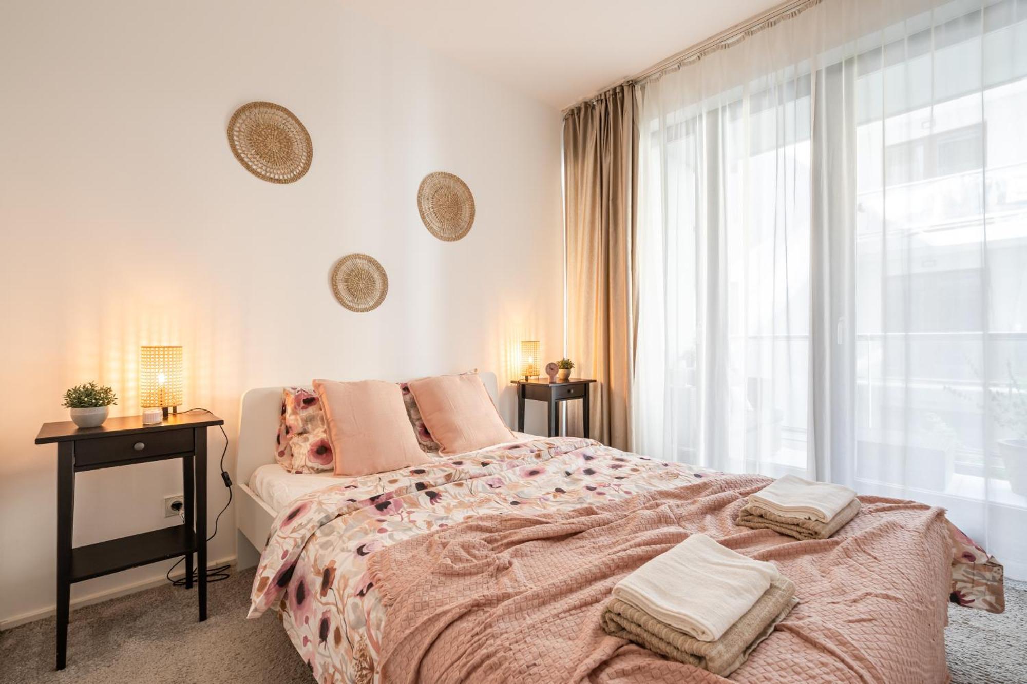 Home Of Serenity - 2 Bdr, Free Parking And Terrace Budapeszt Zewnętrze zdjęcie